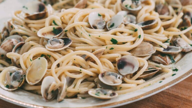Deliziosi piatti di mare: scopri le incredibili ricette senza pasta con le vongole!